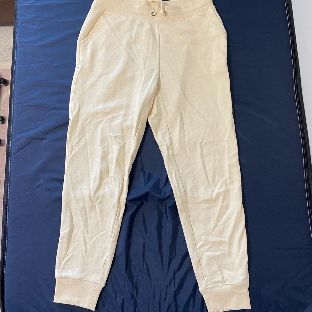 Crème sweatpants